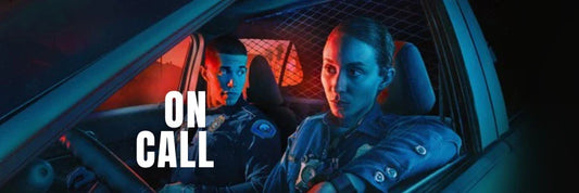 Escena de la serie On Call con patrulla policial en turno de noche