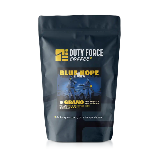 Café Blue Hope de Duty Force Coffee. Intensidad equilibrada para turnos largos y noches de guardia.